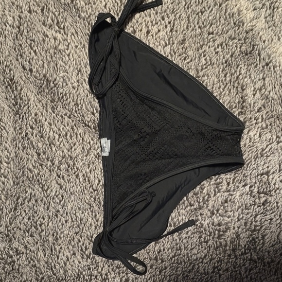 Aerie Black Bikini Bottoms w/ Crochet & Side Ties (M) - Picture 1 of 3